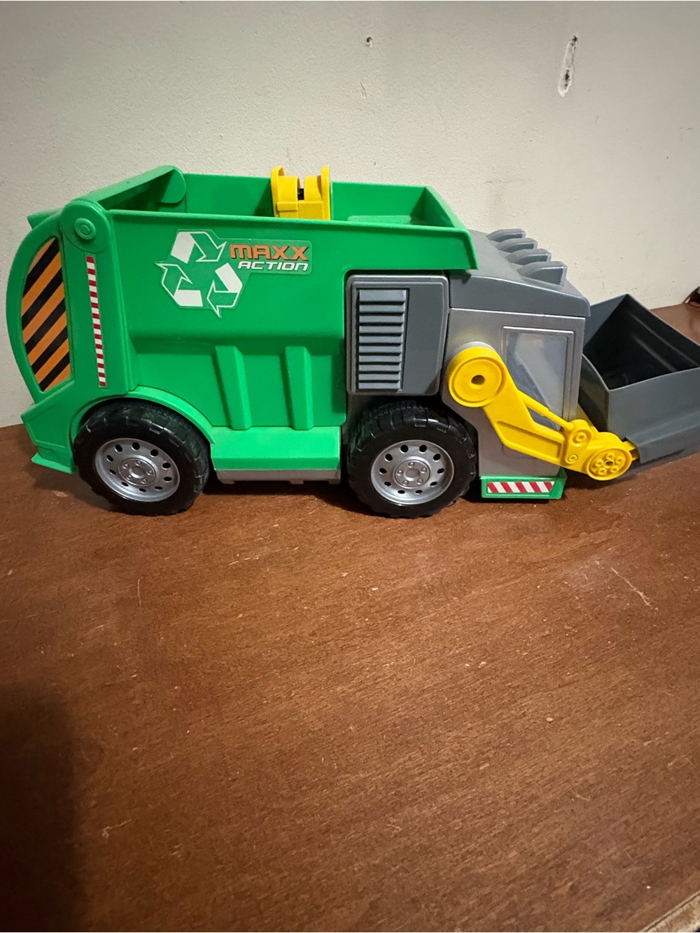 Green Recycling Truck Toy - Kids Construction Vehicle- light up